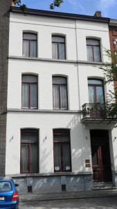 Le bureau d'avocat Pochart rue Childeric à Tournai à proximité de la gare de Tournai et des parkings gratuits